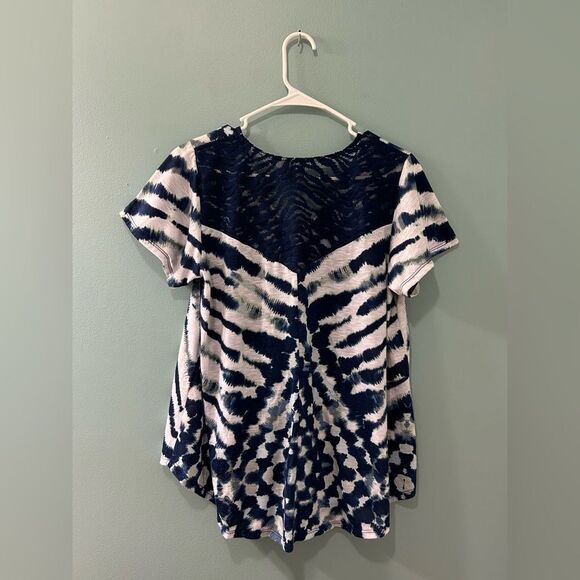 NWOT … NEW DIRECTIONS “Size: M” Tie-Dye Blouse - Picture 2 of 3